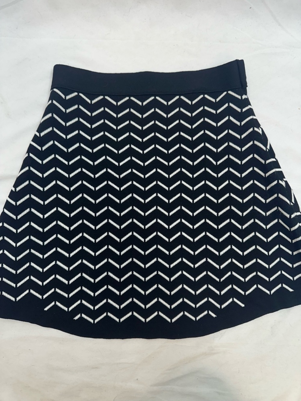 Olive & Oak Black and White Chevron Skater Skirt XS